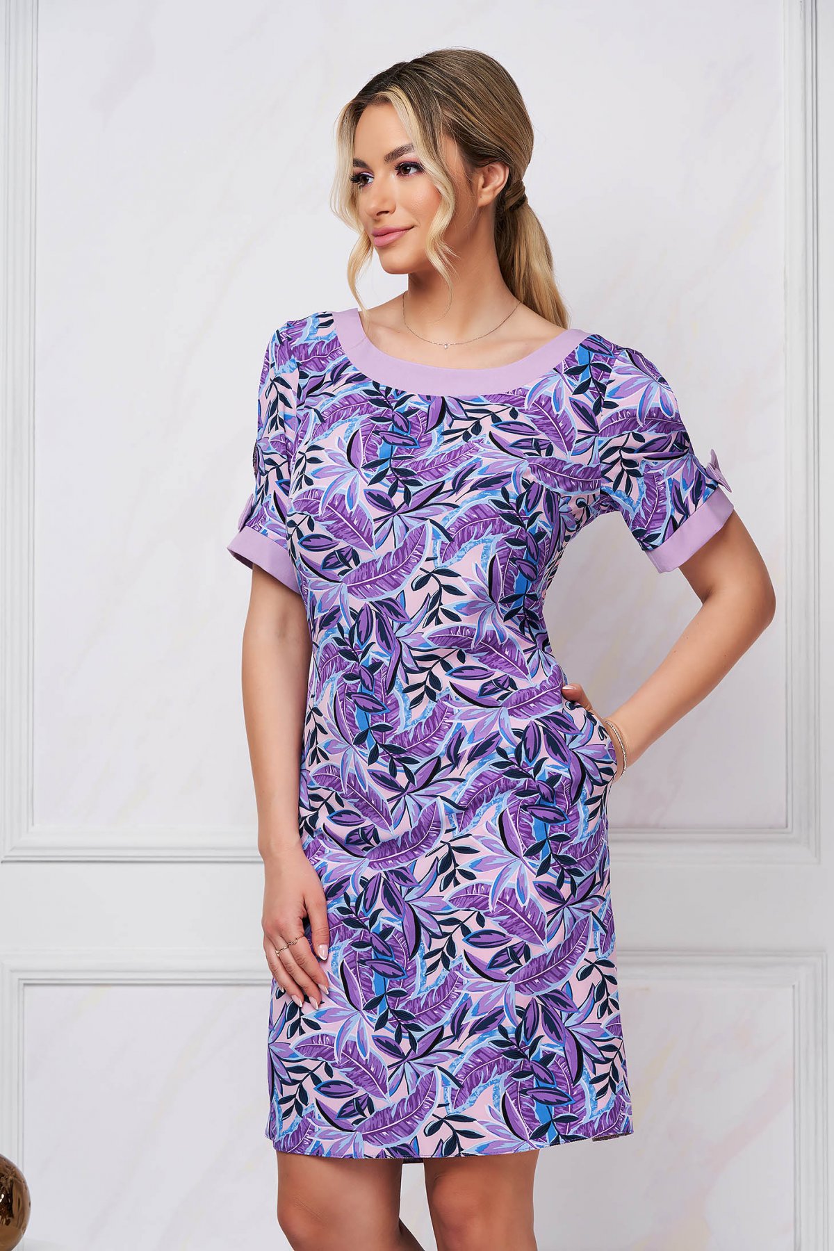 Rochie din stofa scurta tip creion din stofa elastica cu buzunare laterale si imprimeu floral