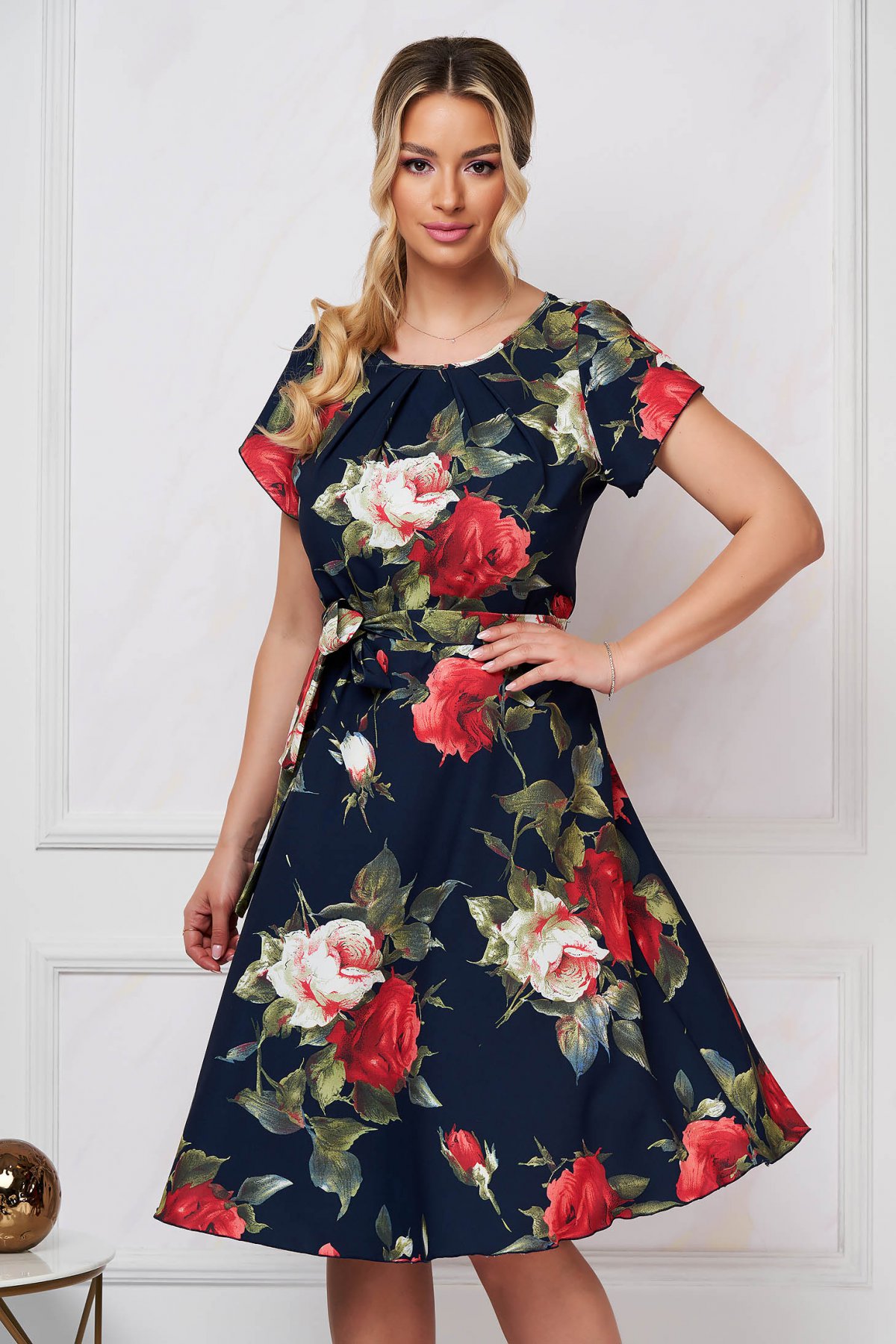 Rochie midi in clos din material subtire cu cordon detasabil si imprimeu floral - Rochii-Dama.ro