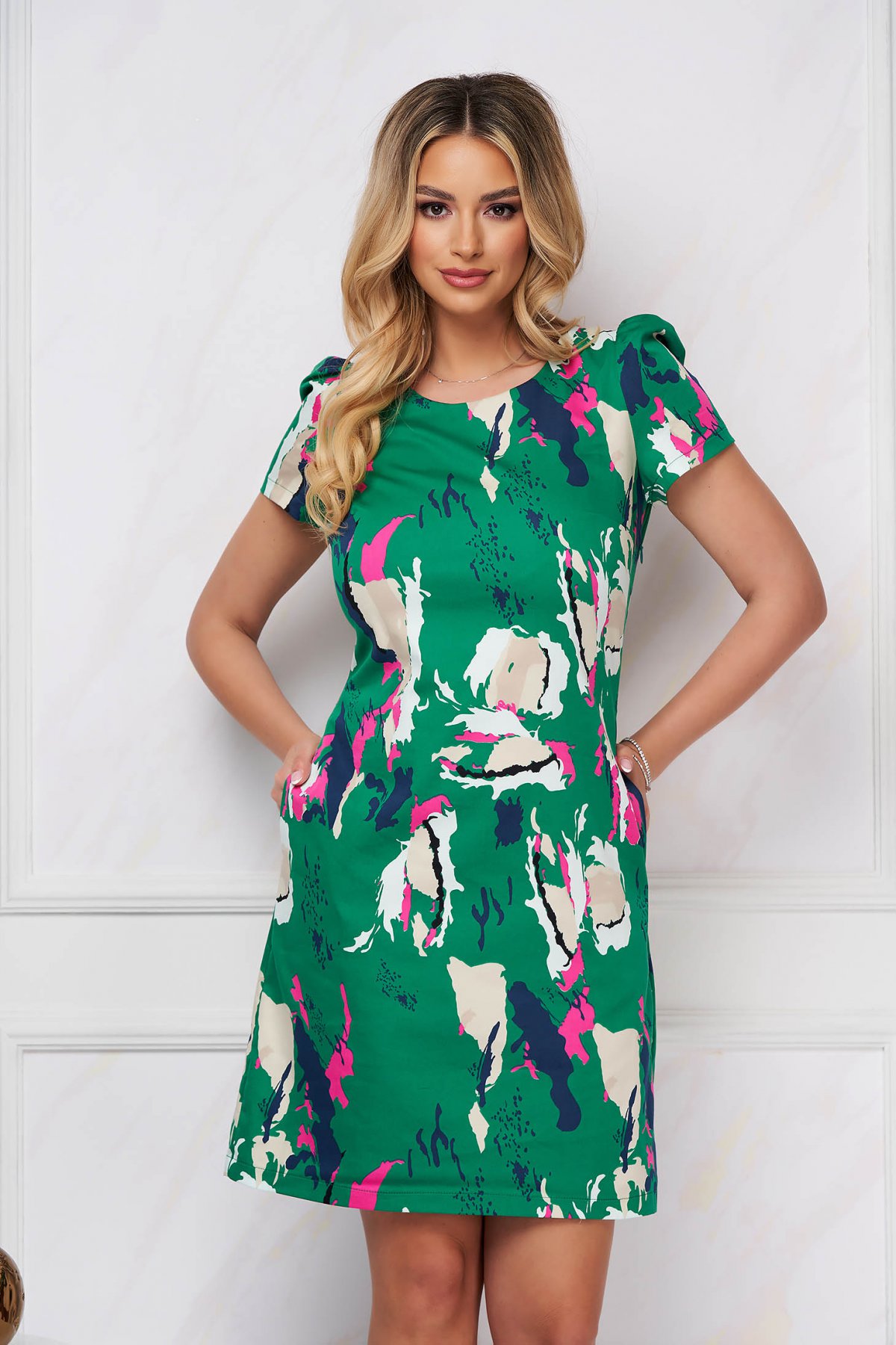 Rochie scurta cu un croi drept din bumbac cu imprimeu abstract