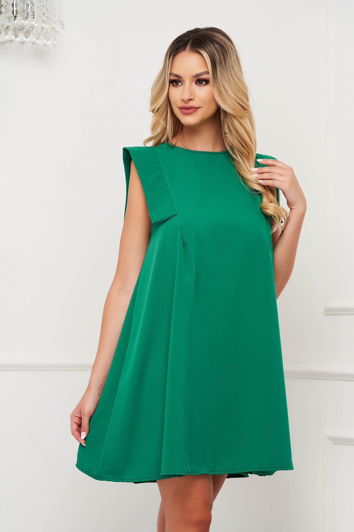 Rochie din material subtire verde scurta cu croi larg si decolteu rotunjit - SunShine