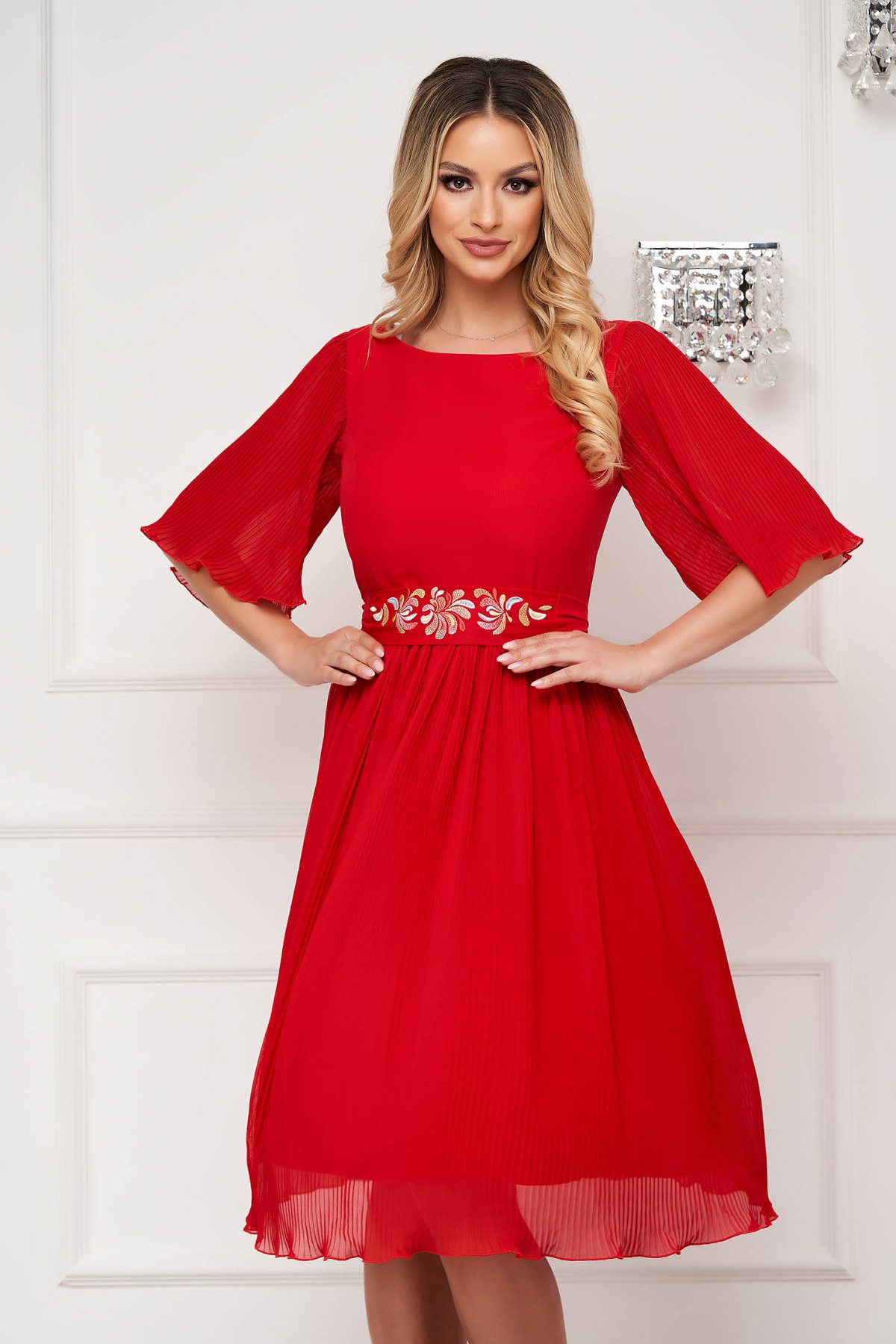 Rochie plisata din voal rosie midi in clos accesorizata cu cordon brodat in atelierele proprii - StarShinerS - Rochii-Dama.ro