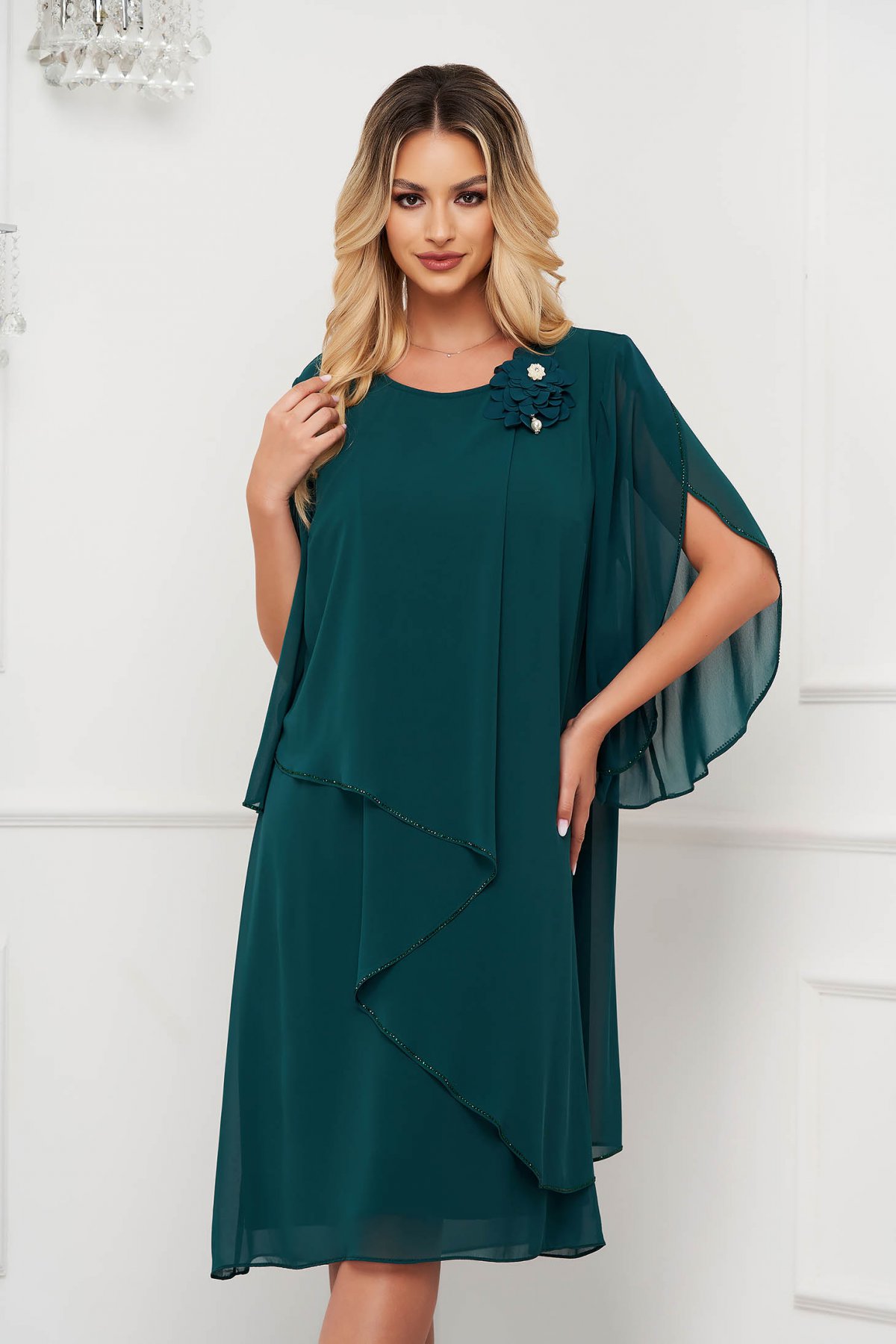 Rochie din voal verde midi cu croi larg accesorizata cu brosa - Rochii-Dama.ro