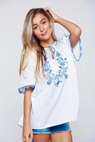 Bluza dama albastra brodata din bumbac cu croi larg