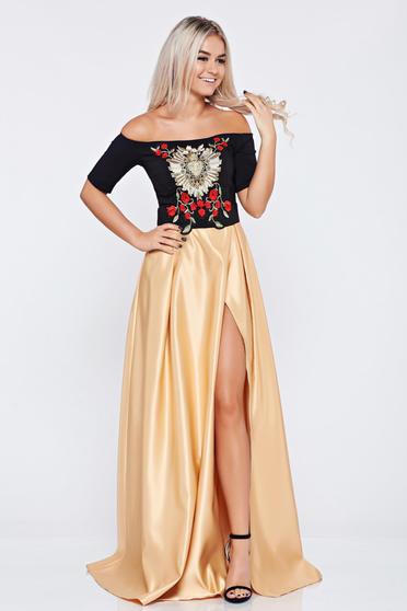Rochie Artista crem de ocazie brodata din material satinat