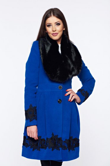 Palton LaDonna albastru elegant in clos cu insertii de broderie
