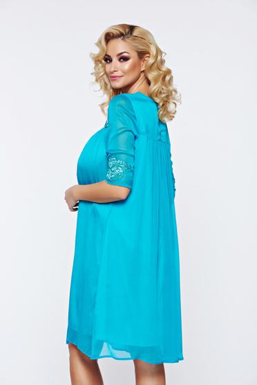 poze cu Rochie Artista turcoaz din voal accesorizata cu cordon