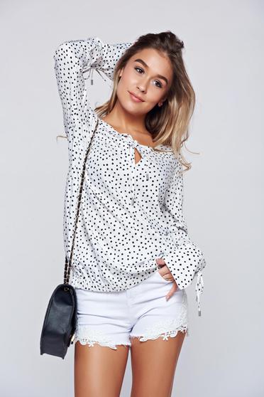 Bluza dama Top Secret alba din material vaporos cu imprimeuri cu buline