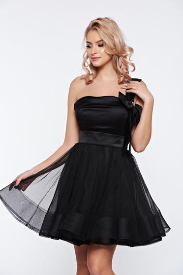 Rochie Ana Radu neagra in clos din material satinat si tul