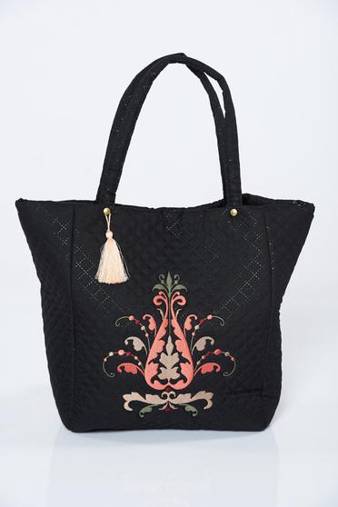 Geanta dama neagra brodata din material matlasat
