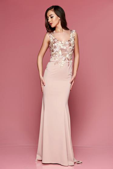 Rochie LaDonna crem de ocazie brodata lunga cu decolteu