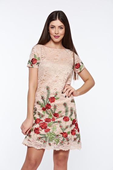 Rochie Artista crem brodata din dantela captusita pe interior