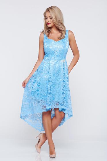 Rochie de ocazie asimetrica PrettyGirl albastra-deschis din material dantelat