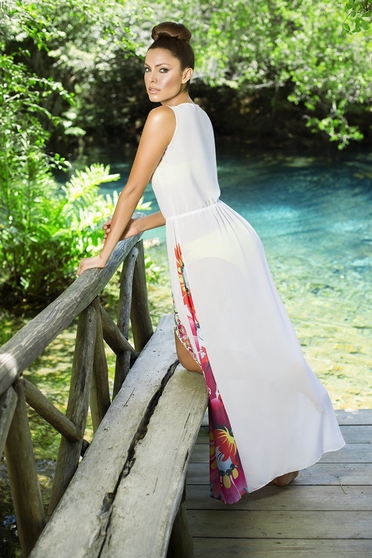 poze cu Rochie de plaja cu croi larg Cosita Linda alba cu imprimeuri florale