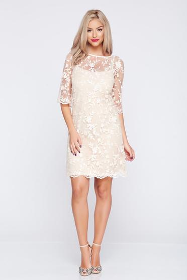Rochie de ocazie cu croi larg LaDonna crem din material dantelat