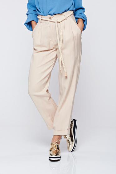 Pantaloni PrettyGirl crem cu croi larg cu buzunare accesorizat cu snur