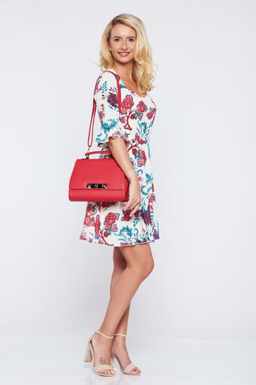 poze cu Rochie PrettyGirl alba in clos cu maneci clopot cu imprimeuri florale