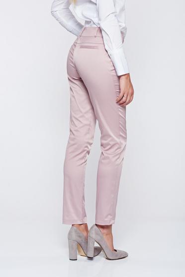 poze cu Pantaloni PrettyGirl rosa conici cu talie medie cu aspect satinat
