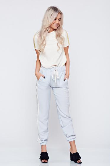 Pantaloni casual cu buzunare PrettyGirl albastri deschis cu dungi verticale