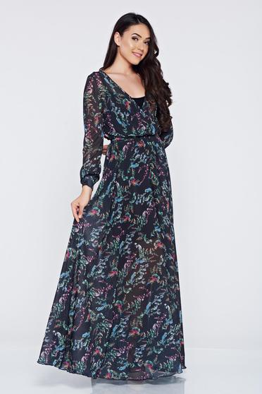 Rochie PrettyGirl neagra din material vaporos cu imprimeuri florale