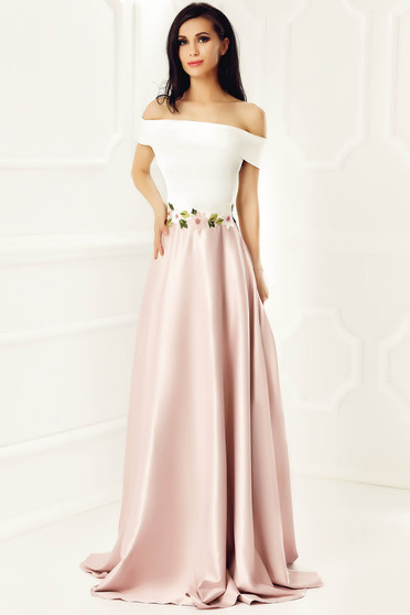 Rochie Artista rosa de ocazie in clos din material satinat cu insertii de broderie