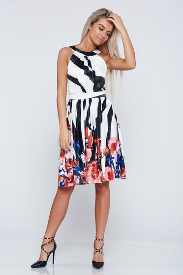 Rochie LaDonna alba eleganta in clos din material satinat