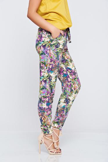 poze cu Pantaloni casual conici Top Secret rosa cu imprimeu floral