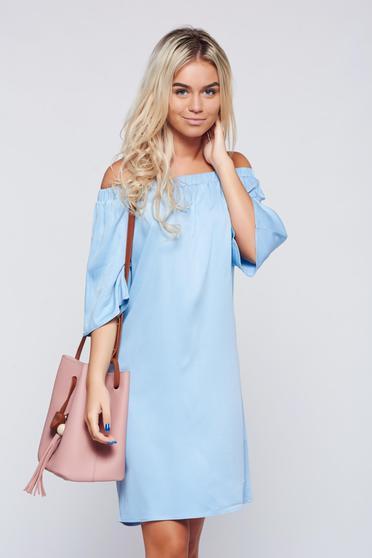 Rochie Top Secret albastra-deschis casual cu croi larg cu umeri goi