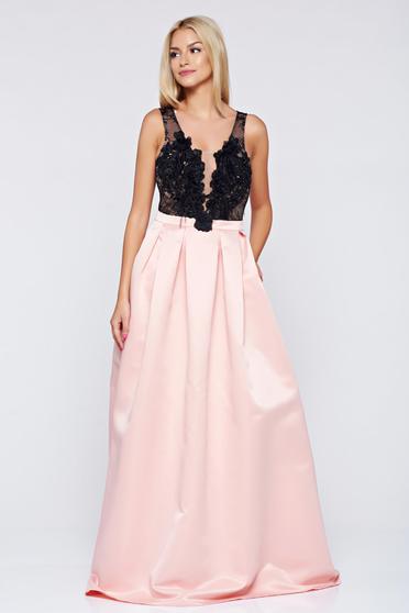 Rochie LaDonna roz de ocazie in clos cu decolteu