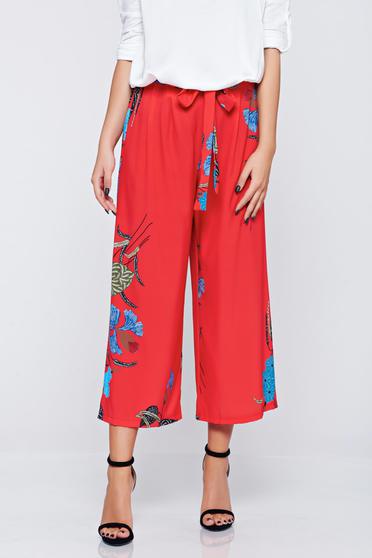 Pantaloni casual cu croi larg rosii cu imprimeuri florale