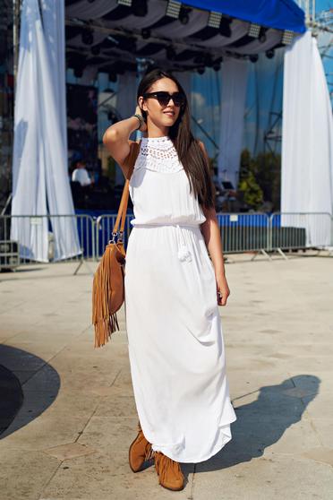 Rochie casual fara maneci alba cu elastic in talie
