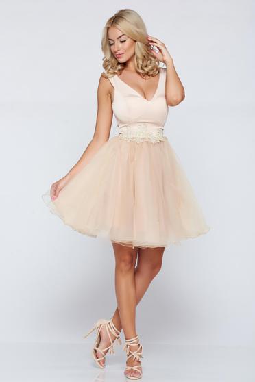 Rochie de ocazie cu bust buretat Artista crem cu insertii de broderie