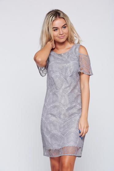 Rochie Top Secret gri-deschis cu umeri decupati din material dantelat