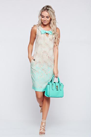 Rochie eleganta fara maneci Fofy verde-deschis accesorizata cu o fundita