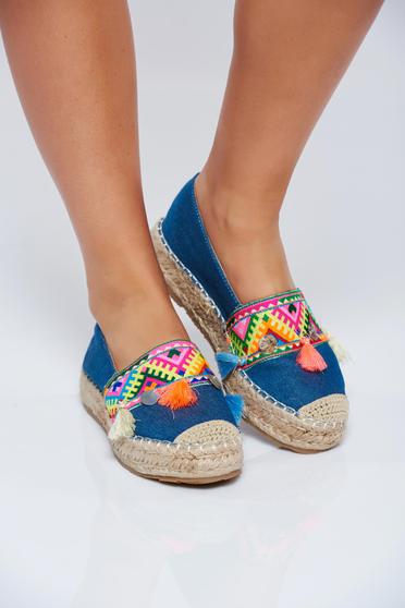 Espadrile cu ciucuri albastru-inchis cu insertii de broderie