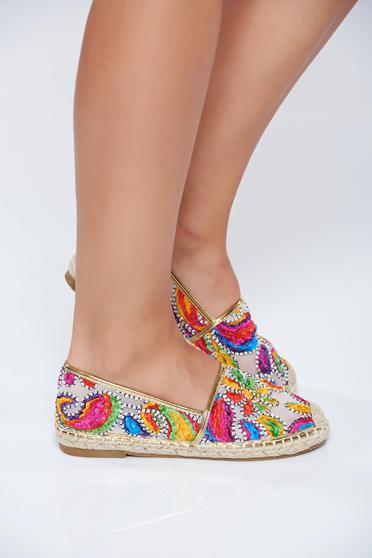 Espadrile albastri cu talpa usoara cu insertii de broderie