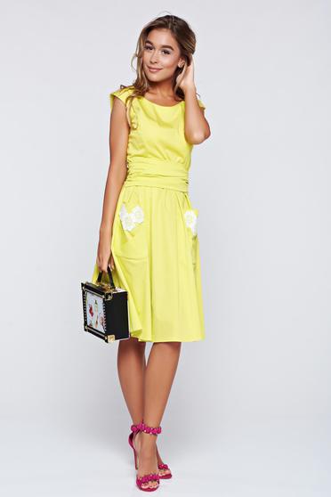 Rochie LaDonna galbena brodata din bumbac in clos