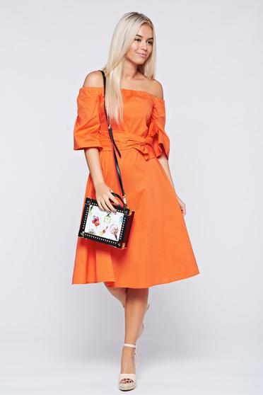 Rochie LaDonna corai cu maneci clopot pe umeri
