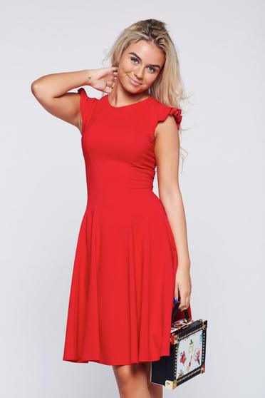 Rochie Fofy rosie in clos cu volanase la maneca