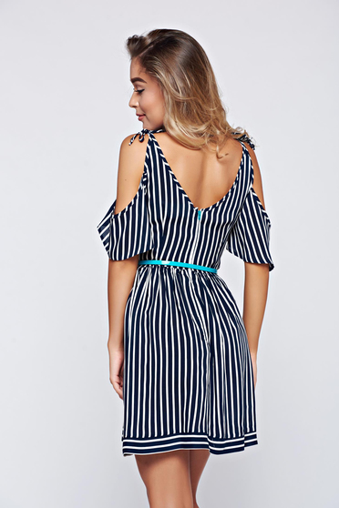 poze cu Rochie StarShinerS albastru-inchis casual in clos cu umeri goi