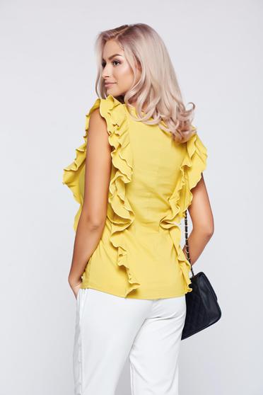 poze cu Top PrettyGirl galben eleganta cu croi larg cu volanase