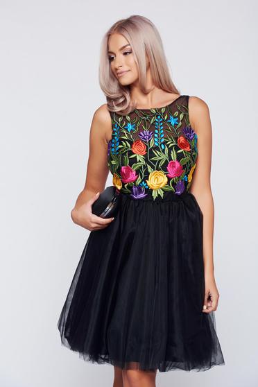 Rochie Fofy neagra de ocazie brodata in clos