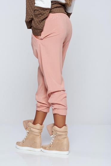 poze cu Pantaloni PrettyGirl rosa casual din material vaporos cu buzunare