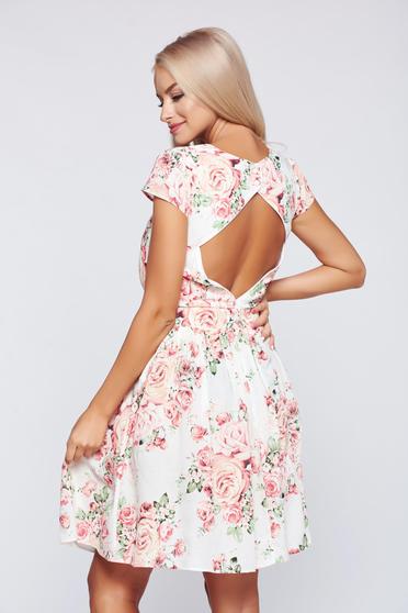 poze cu Rochie PrettyGirl rosa in clos din bumbac cu spatele gol