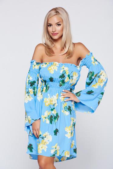 Rochie PrettyGirl albastra-deschis casual cu croi larg cu umeri goi