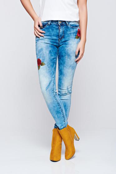Blugi Top Secret albastri casual brodati cu talie medie