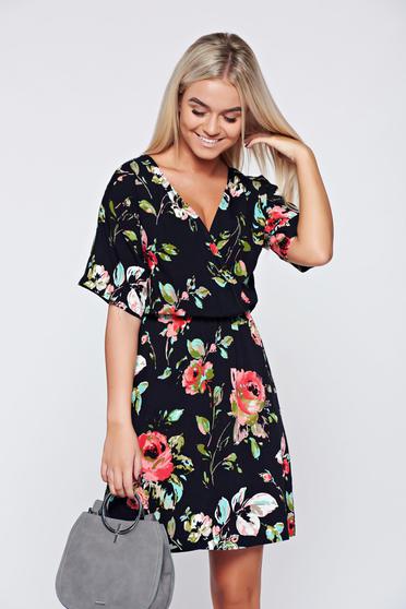 Rochie Top Secret neagra casual cu croi larg cu imprimeu floral