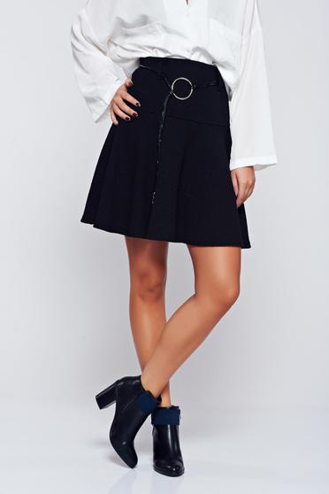 Fusta neagra casual cu talie inalta cu accesoriu tip curea