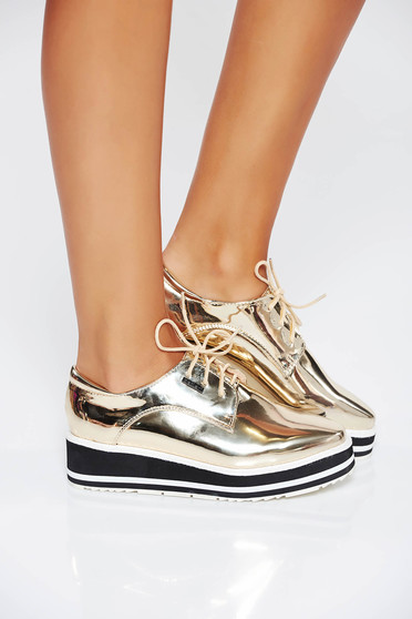 Pantofi auriu casual din piele ecologica cu aspect metalic si cu siret