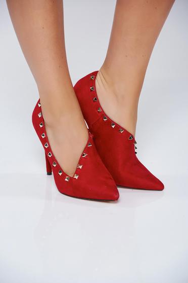 Pantofi rosii eleganti cu varful usor ascutit cu tinte metalice