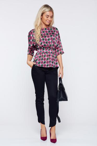 poze cu Bluza dama PrettyGirl roz eleganta din material satinat cu print